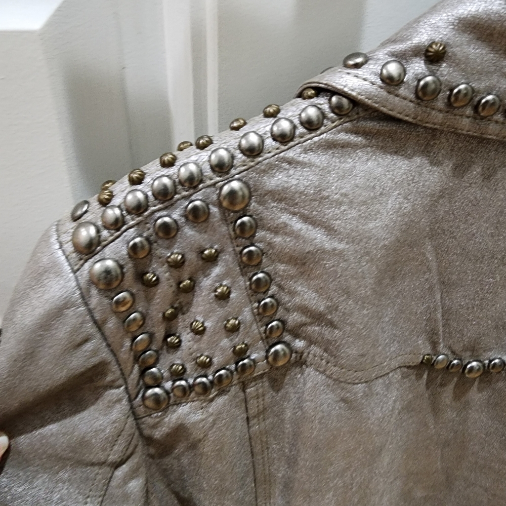 Double D Ranch Metallic Studded Leather Jacket - Picture 5 of 10